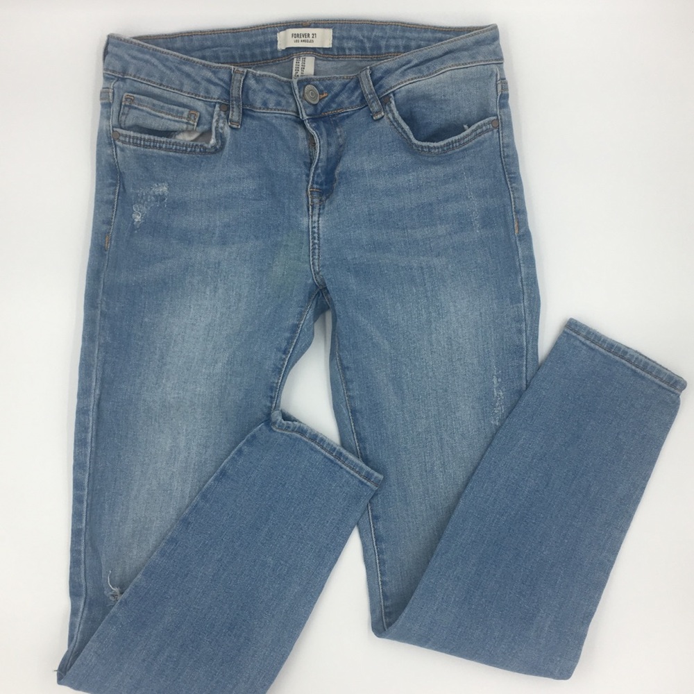 ✨FOREVER 21 stone wash med-waist skinny jeans